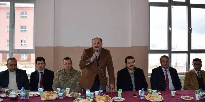 Şenkaya Belediyesinden Kaymakam Özkan’a Veda Yemeği