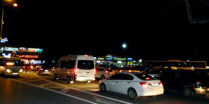 Mudanya’da Trafik Karmaşası Çıldırtıyor