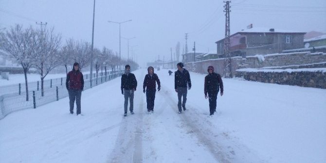 Tuzluca’da Kar Tatili