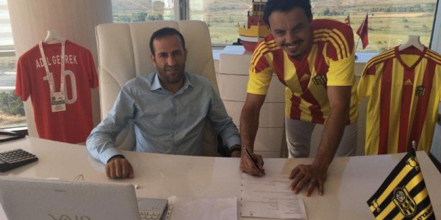 Yeni Malatyaspor’da Ahmet Burak Solakel İmzaladı