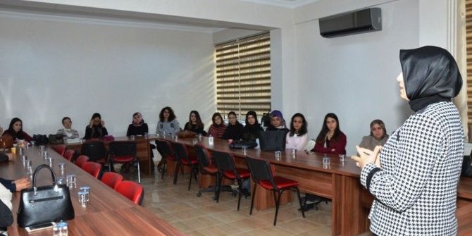 Bilecik’te Aday Öğretmenlere Seminer Verildi