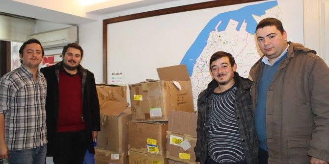 Chp’li Gençler Çocukların Yüzünü Güldürecek