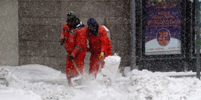 Erzurum’da Kar Hayatı Adeta Felç Etti