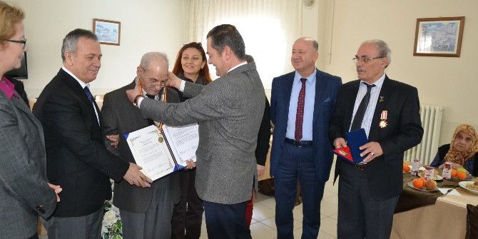 86 Yaşındaki Kore Gazisine Madalyası Takdim Edildi