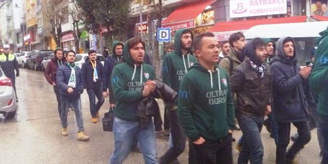 Uni Bjk Ve Uni Timsah Taraftar Grubundan Teröre Tepki Yürüyüşü