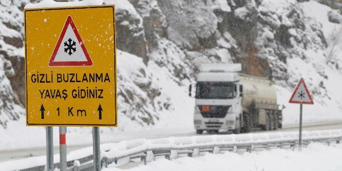 Kar Ve Buzlu Yollar Zigana Dağı Ve Geçidi’nde Sürücülere Zor Anlar Yaşatıyor