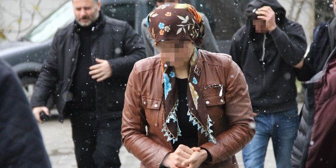 Genç Kadın Fantezi Olsun Diye Kandırarak Bağladığı Adamı Darp Etti