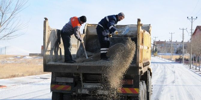 Kar Yağışı Yerini Şiddetli Tipiye Bıraktı