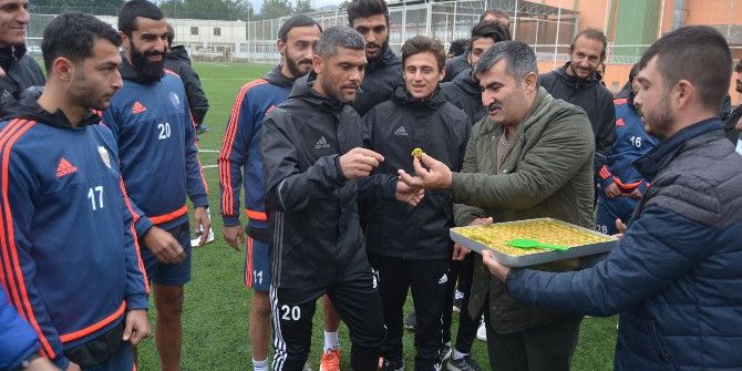 Atlı’dan Kozan Belediyespor’a Baklavalı Destek