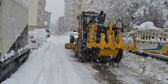 Belediye Ekiplerinden Kar Seferberliği