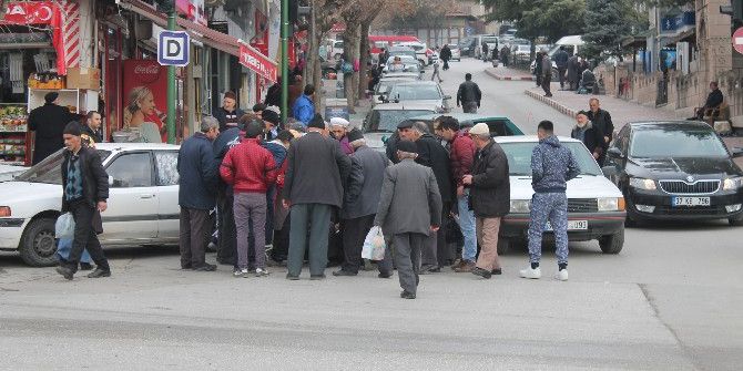 Tosya’da Yaşlı Adamın İmdadına Vatandaşlar Yetişti