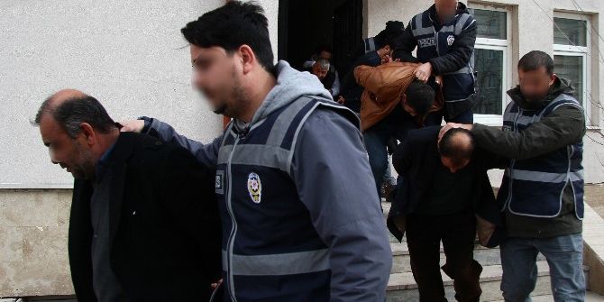 Van’da Fuhuş Operasyonunda Gözaltına Alınan 8 Kişi Adliyeye Sevk Edildi