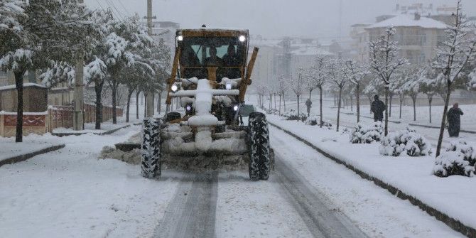 Elazığ Belediyesi 24 Saat Kar Görevinde