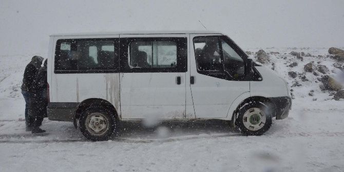 Kar Yağışı Bölgeyi Esir Aldı