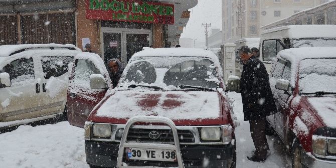 Yüksekova’da Kar Esareti