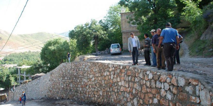 Bitlis Belediyesi’nden Yol Genişletme Çalışması