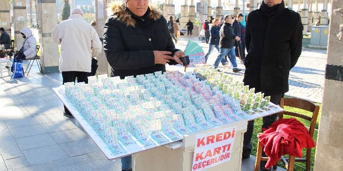 Satıcının Yüzüne Duman Üfleyip, Milli Piyango Biletlerini Çaldı