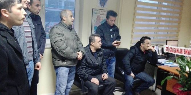 Bozüyük’te Fabrika Çalışanları Ve Öğrencilerden Polislere Ziyaret