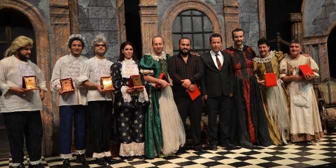 “Oyun Oyun İçinde” Oyunu Bozüyük’te Sahnelendi