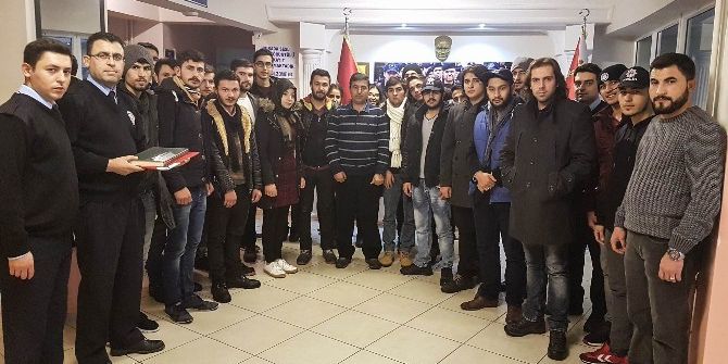 Üniversite Öğrencilerinden Emniyet Müdürlüğüne Moral Ziyareti
