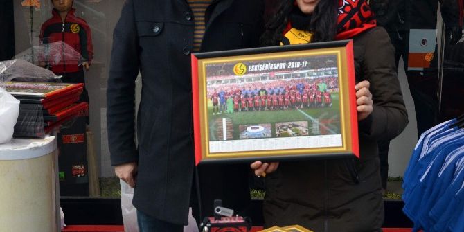 Eskişehirspor Sevdalılarından ‘Diriliş Takvime’ Yoğun İlgi