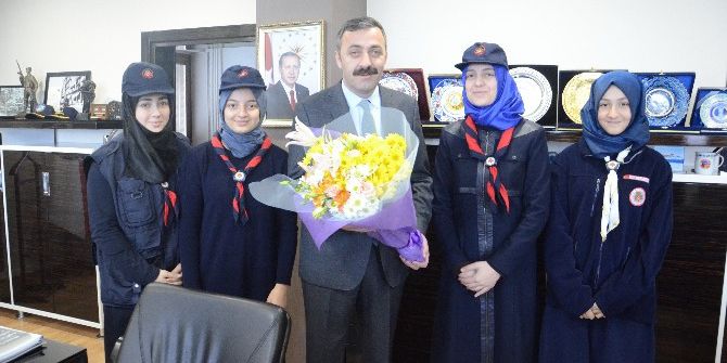 İzcilerden "Polisimin Yanındayım" Ziyareti