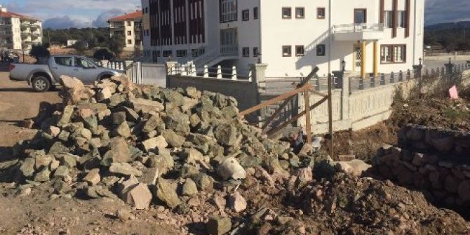 Ayvalık’ta Dere Islahı Çalışmalarına Başlandı