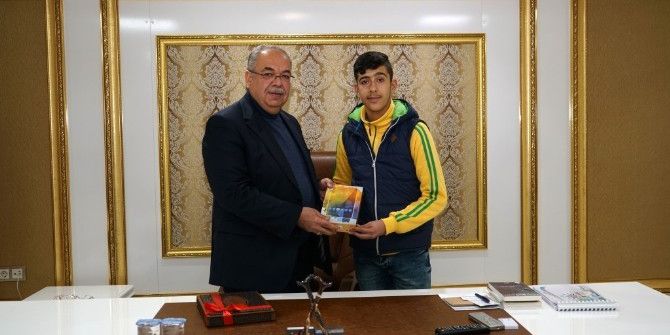 Adıyaman Belediyesinden Sosyal Medya Takipçisine Tablet