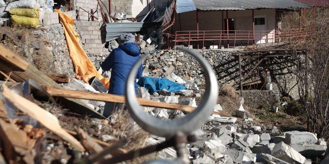 Alanya’da Fırtına Cami Minaresini Yıktı