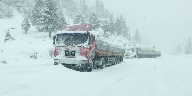 Konya -Antalya Yolunda Mahsur Kalanları Afad Kurtardı