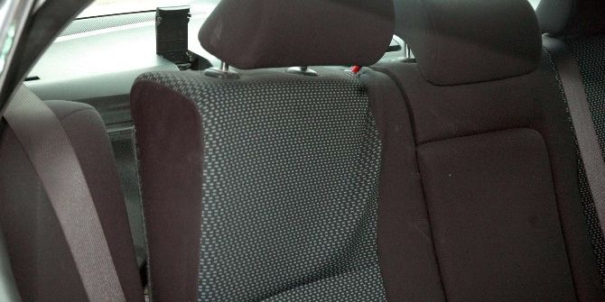 Aracın Arka Camını Kırıp, Bagajdaki 50 Bin Lirayı Çaldılar