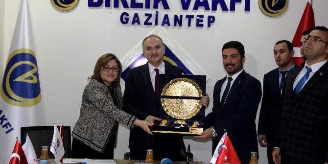 Bilim Sanayi Ve Teknoloji Bakanı Özlü’den Birlik Vakfına Ziyaret