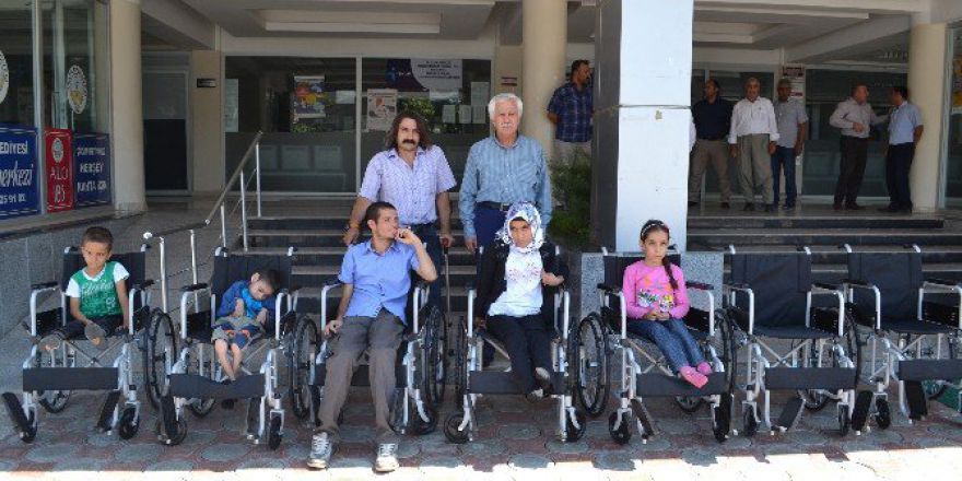 Toprak’tan, Engellilere Tekerlekli Sandalye