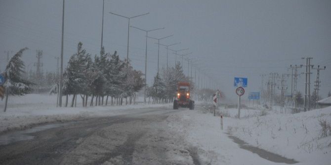 Diyarbakır’da Bazı Yollar Kar Nedeniyle Ulaşıma Kapatıldı