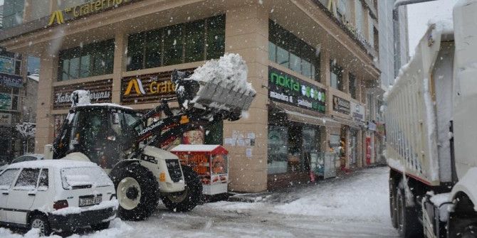 Tatvan’da Kar Temizleme Çalışması