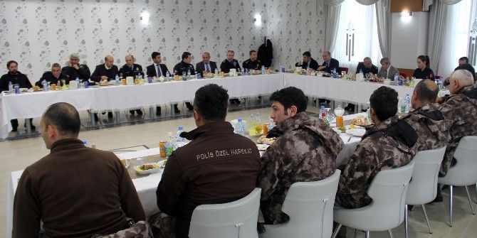 Vali Çınar’dan Polise Taziye Ziyareti