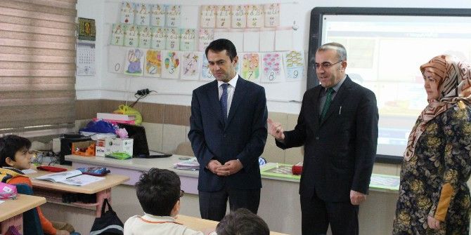 Vali Aktaş Mesaisine Okul Ziyareti İle Başladı