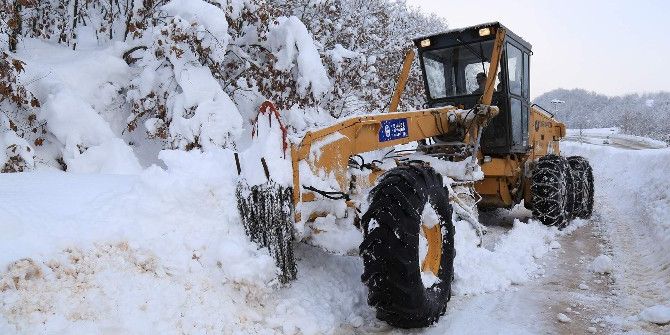 Bursa’da Kardan Kapanan 36 Köy Yolu Açıldı