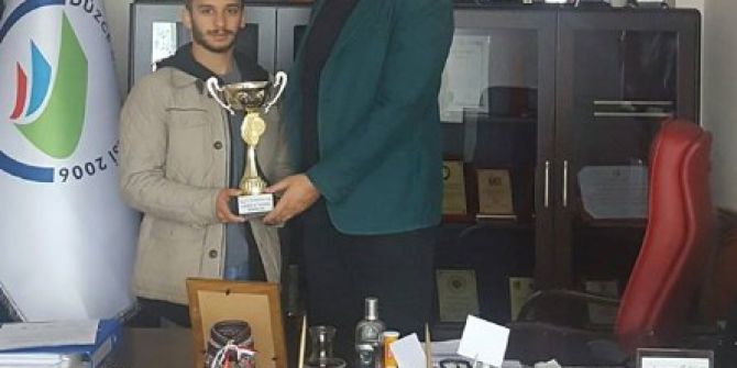 Rekortmen Yine Şampiyon