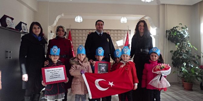 Öğrencilerden Polise Ziyaret