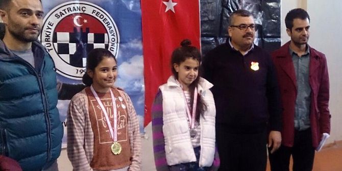 Satranç Turnuvasına Ted Damgası