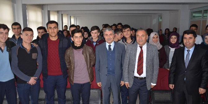 Başkan Aksoy Öğrencilere Belediyeciliği Anlattı