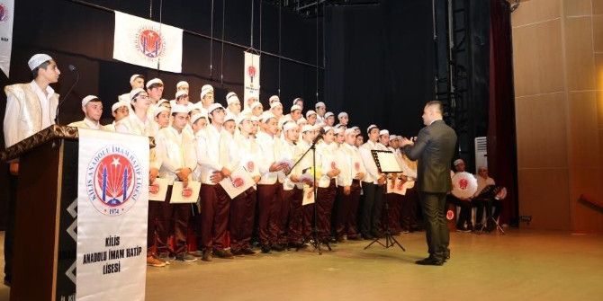 Liseli Öğrencilerden Unutulmaz Program