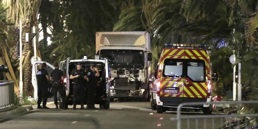 Fransa’da Kamyon Kalabalığa Daldı: 73 Ölü, 100 Yaralı