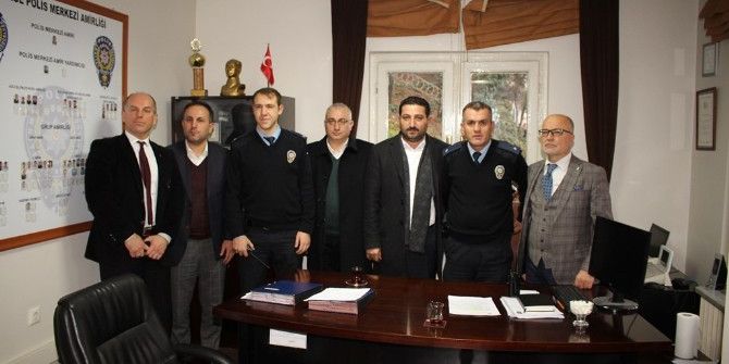 Ak Parti Osmangazi Teşkilatı Polisin Yanında