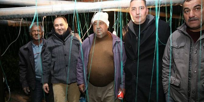 Başkan Sarıoğlu ‘Don Nöbeti’ndeki Üreticileri Ziyaret Etti