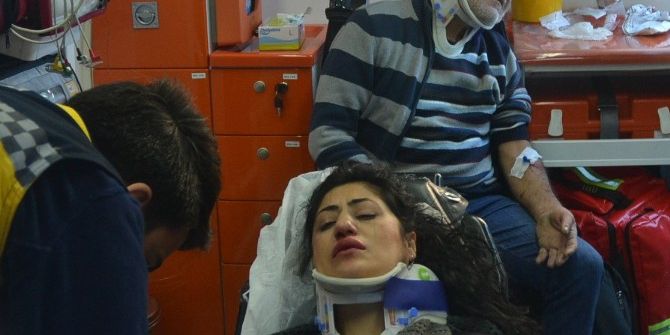 Araçta Sıkışan Hamile Kadını Cankur Ekipleri Kurtardı