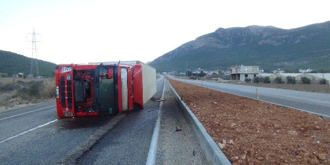 Mersin’de Soğuk Hava Ve Fırtına Hayatı Felç Etti, Can Aldı