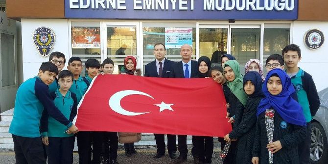 İmam Hatip Öğrencilerinden Türk Polisine Destek