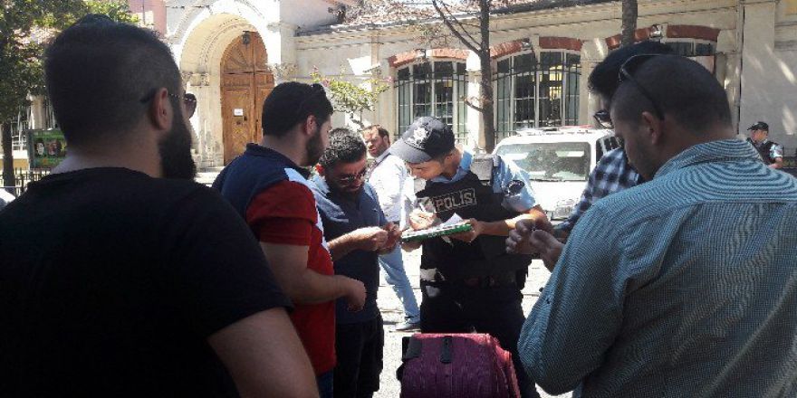 İstiklal Caddesi’nde Bavullar Didik Didik Aranıyor